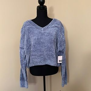 New Women’s V-Neck Pullover Sweater, Blue, Size Large.